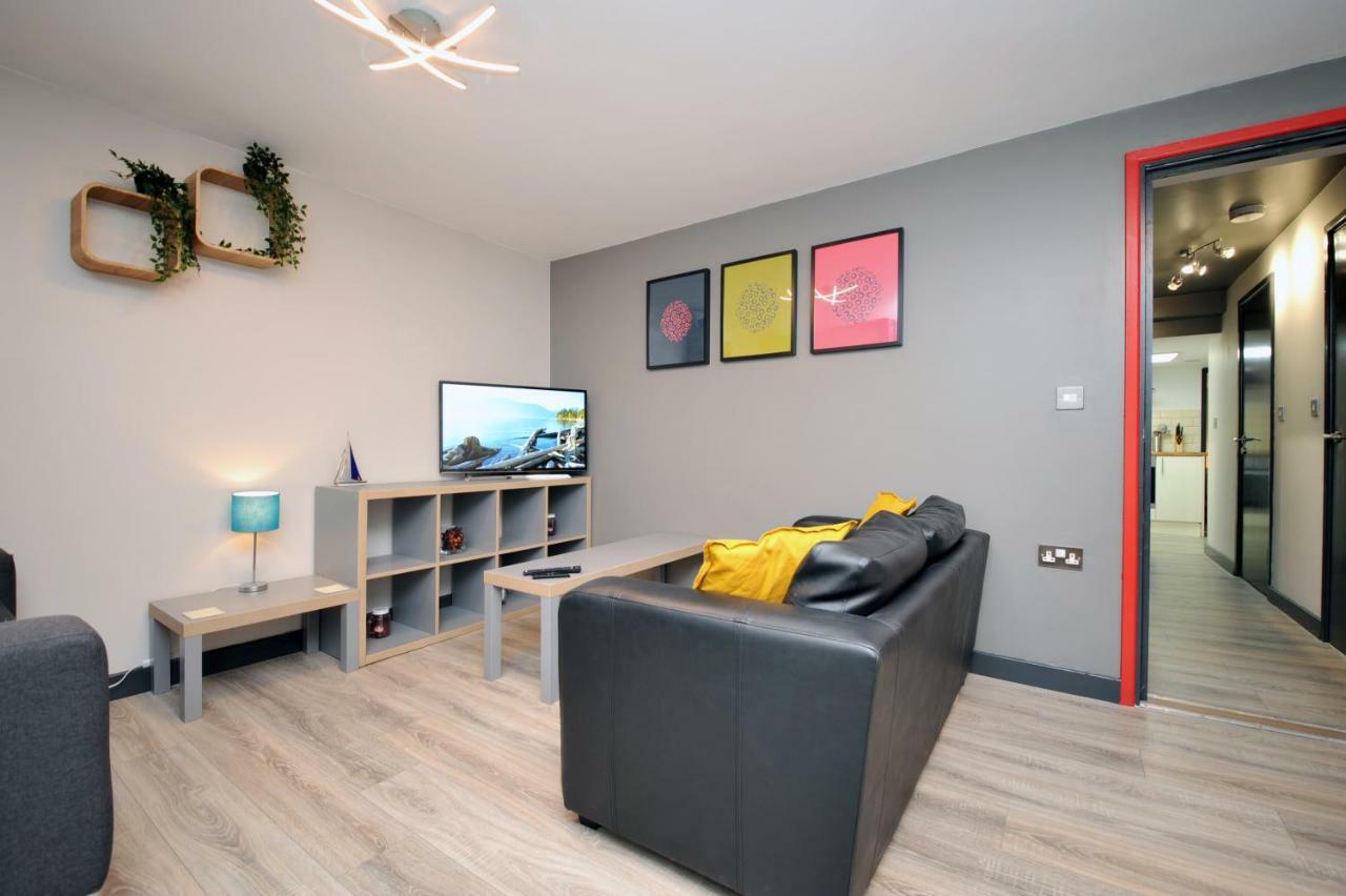 Stone'S Throw City Centre - Tv In Every Bedroom! Суонзи Екстериор снимка