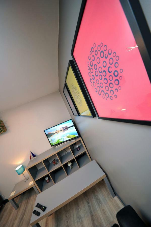 Stone'S Throw City Centre - Tv In Every Bedroom! Суонзи Екстериор снимка