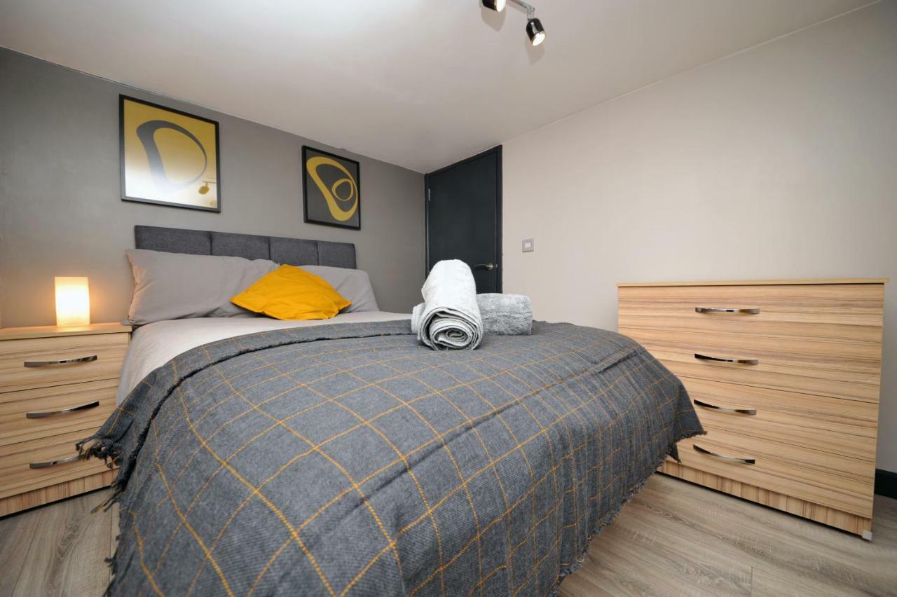 Stone'S Throw City Centre - Tv In Every Bedroom! Суонзи Екстериор снимка