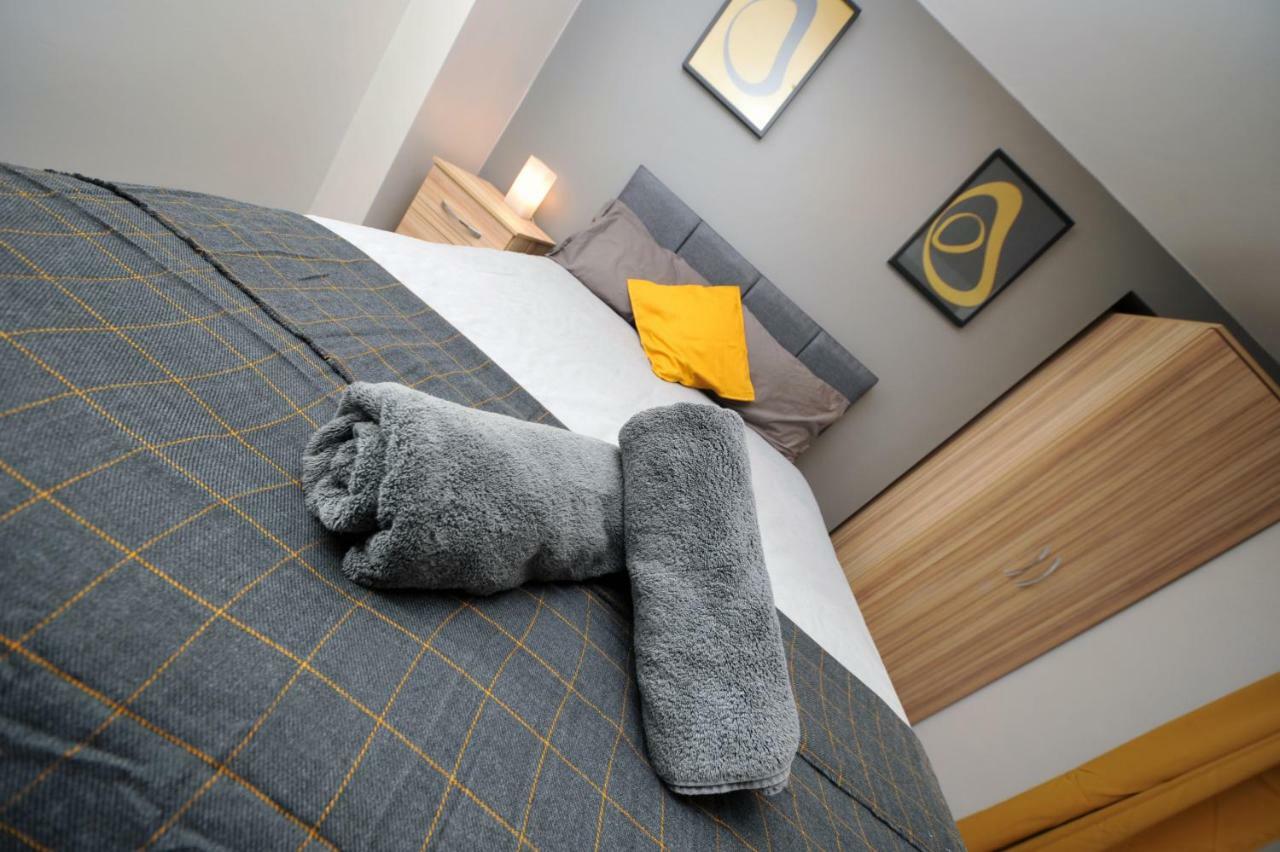 Stone'S Throw City Centre - Tv In Every Bedroom! Суонзи Екстериор снимка