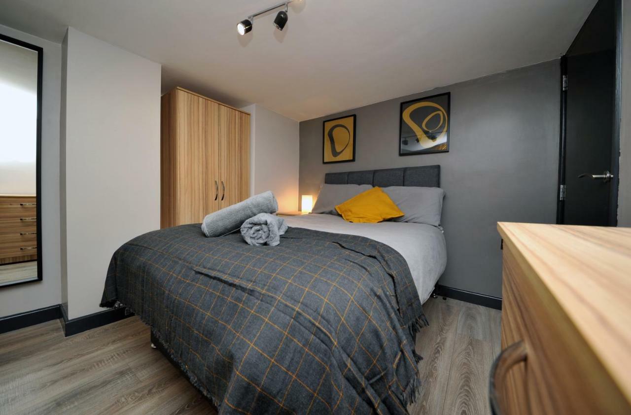 Stone'S Throw City Centre - Tv In Every Bedroom! Суонзи Екстериор снимка