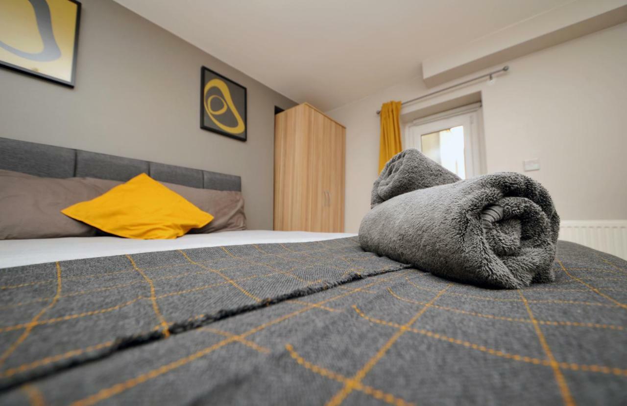 Stone'S Throw City Centre - Tv In Every Bedroom! Суонзи Екстериор снимка